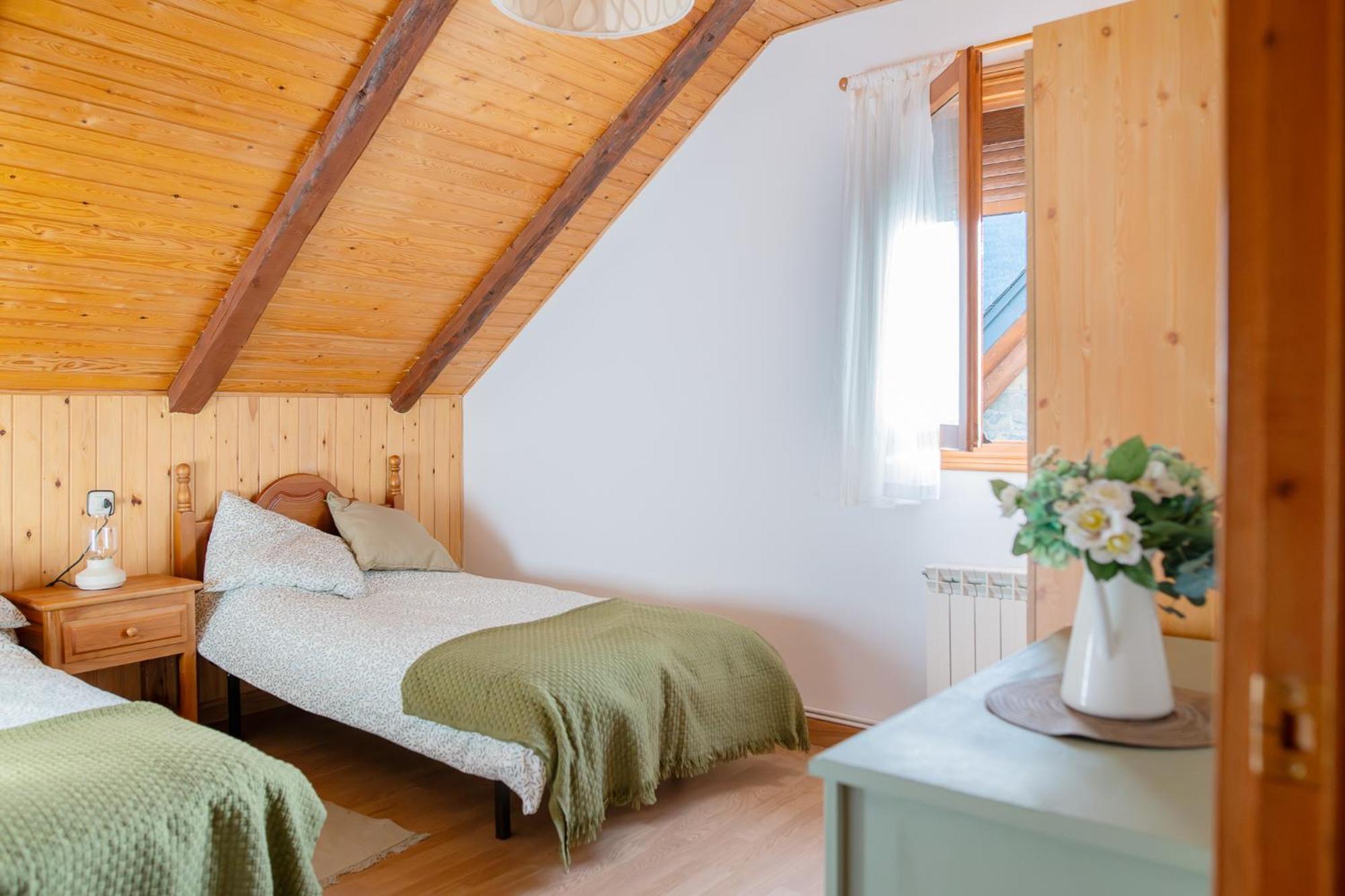 Apartamento La Buhardilla Del Boscache San Juan De Plan Rum bild
